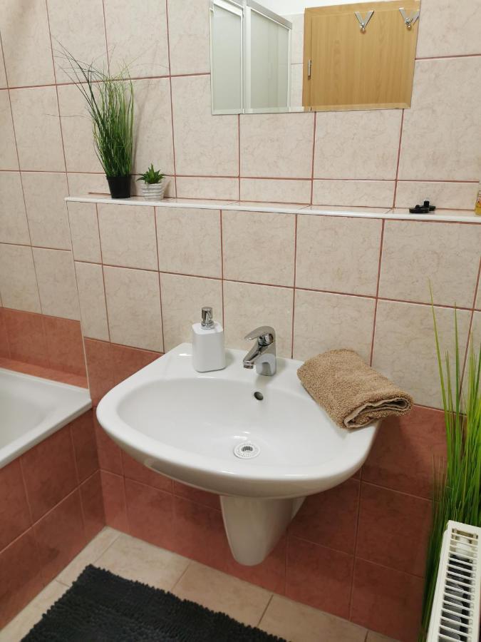 Csabai Apartman Bük Esterno foto
